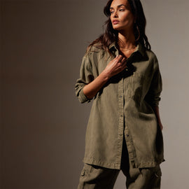 Cotton Twill Tunic Shirt in Trooper Pigment | James Perse Los Angeles