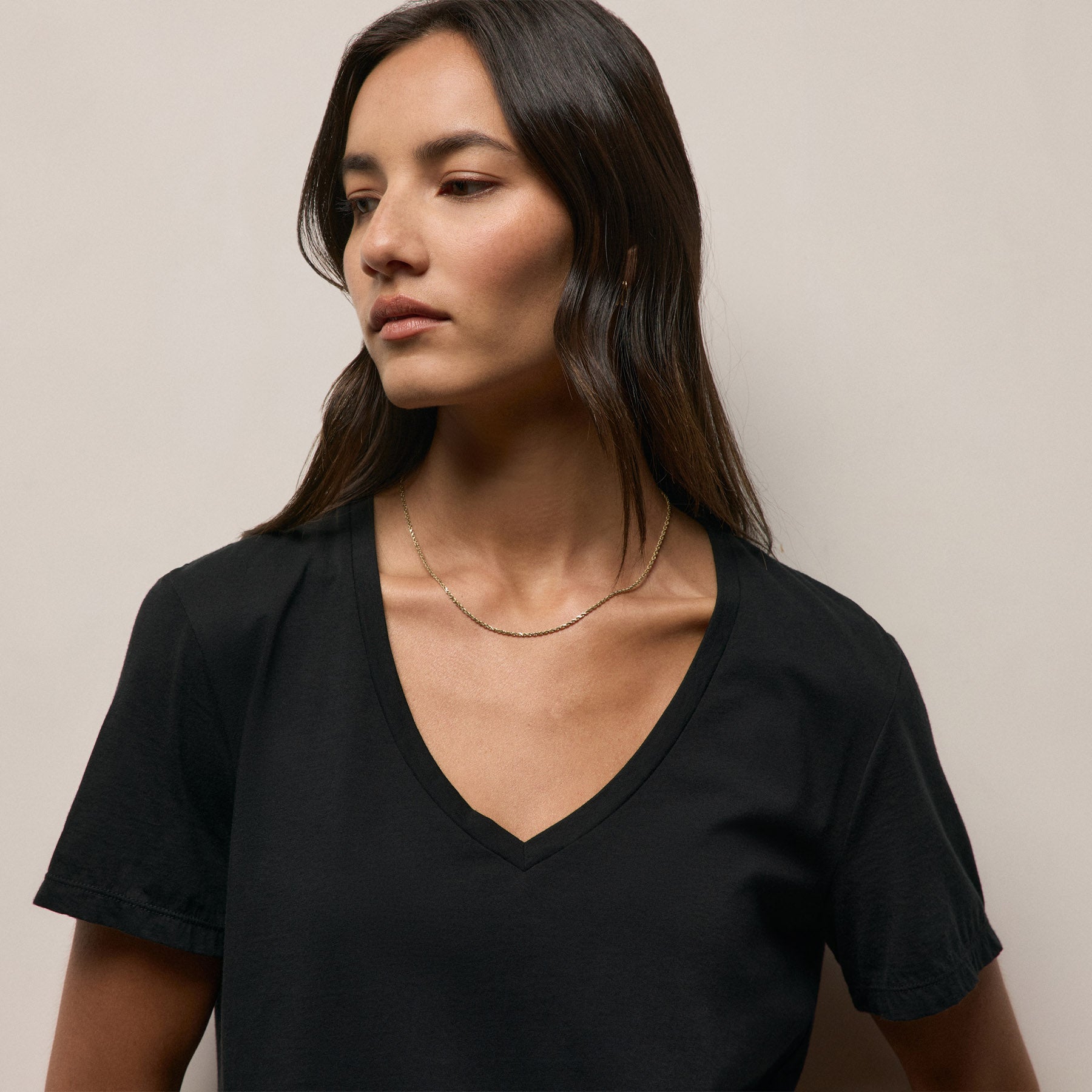 Luxe Lotus Jersey V Neck in Black | James Perse Los Angeles