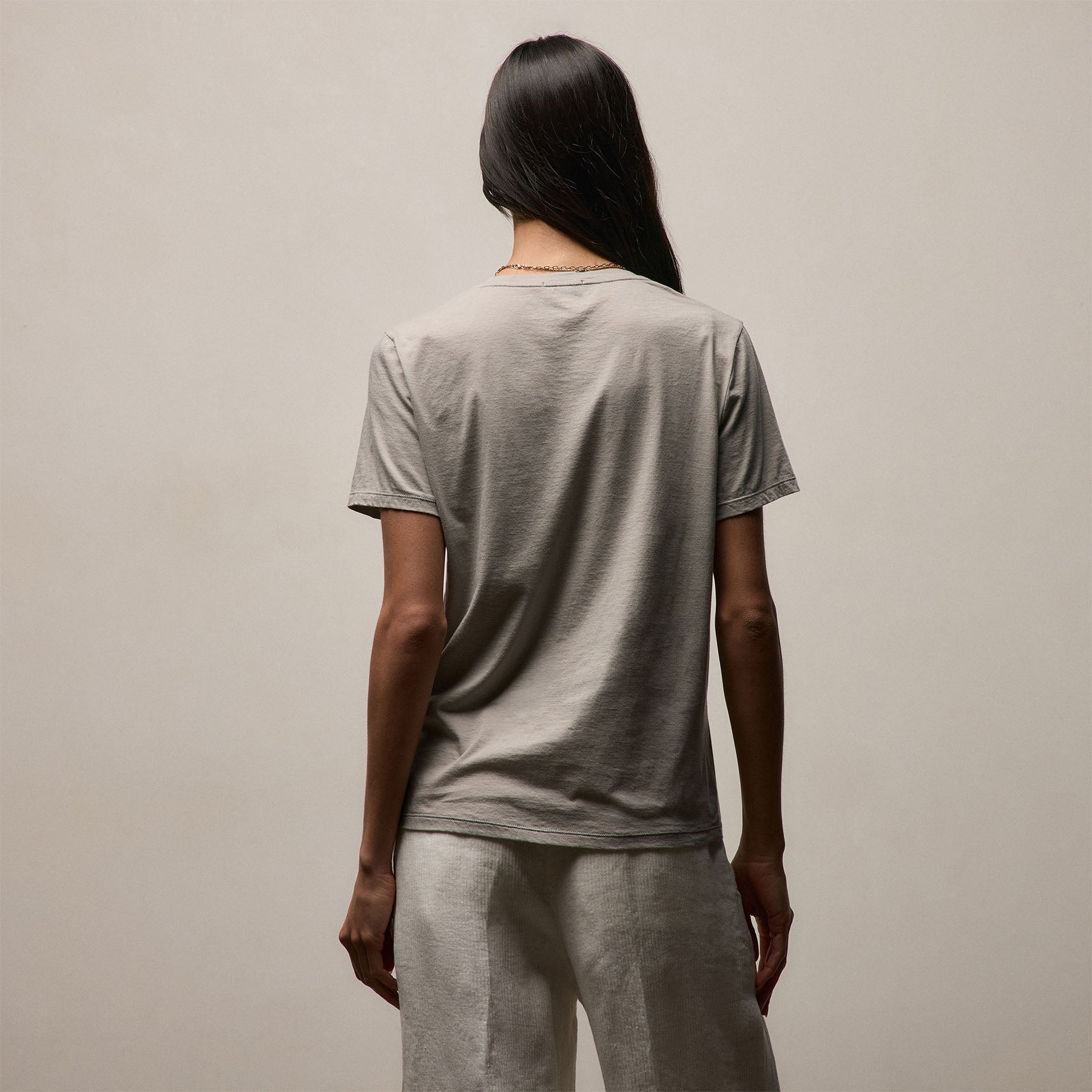 Luxe Lotus Jersey V Neck in Fog | James Perse Los Angeles