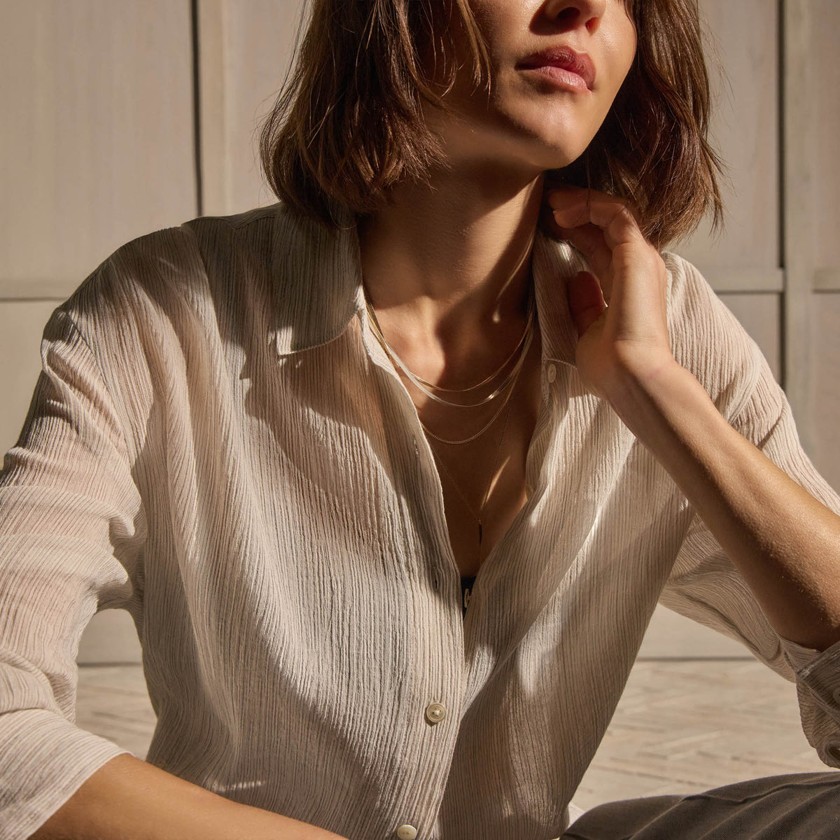 Crinkled Cotton Shirt in Off White | James Perse Los Angeles