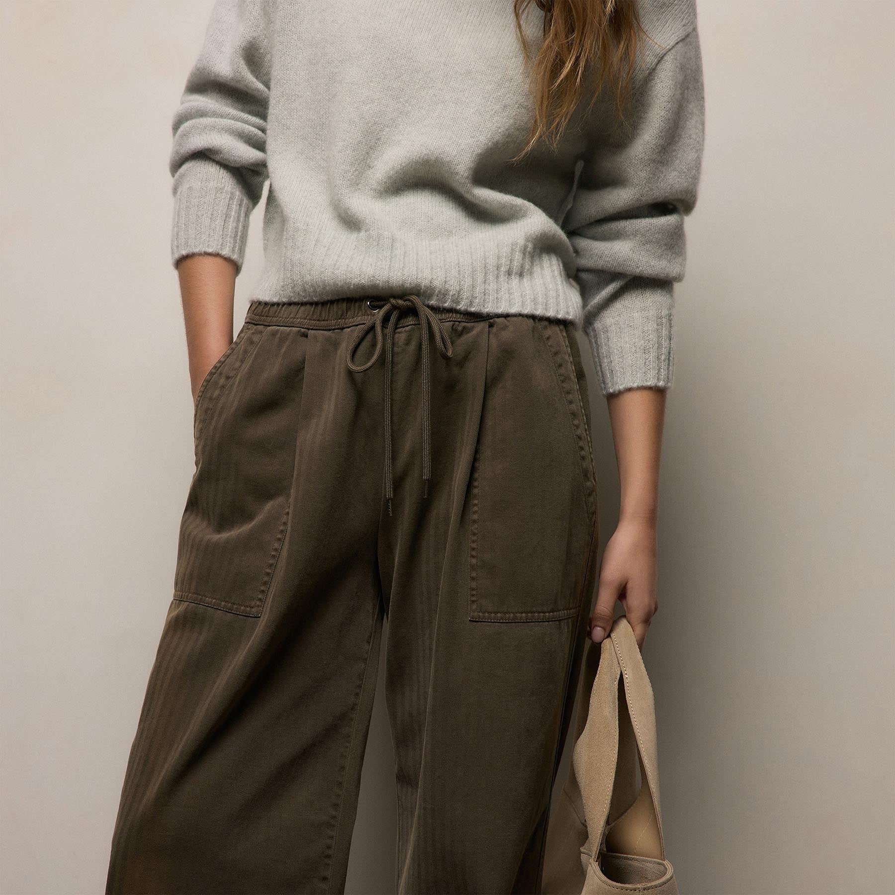 Herringbone Twill Pant in Army Green Pigment | James Perse Los Angeles