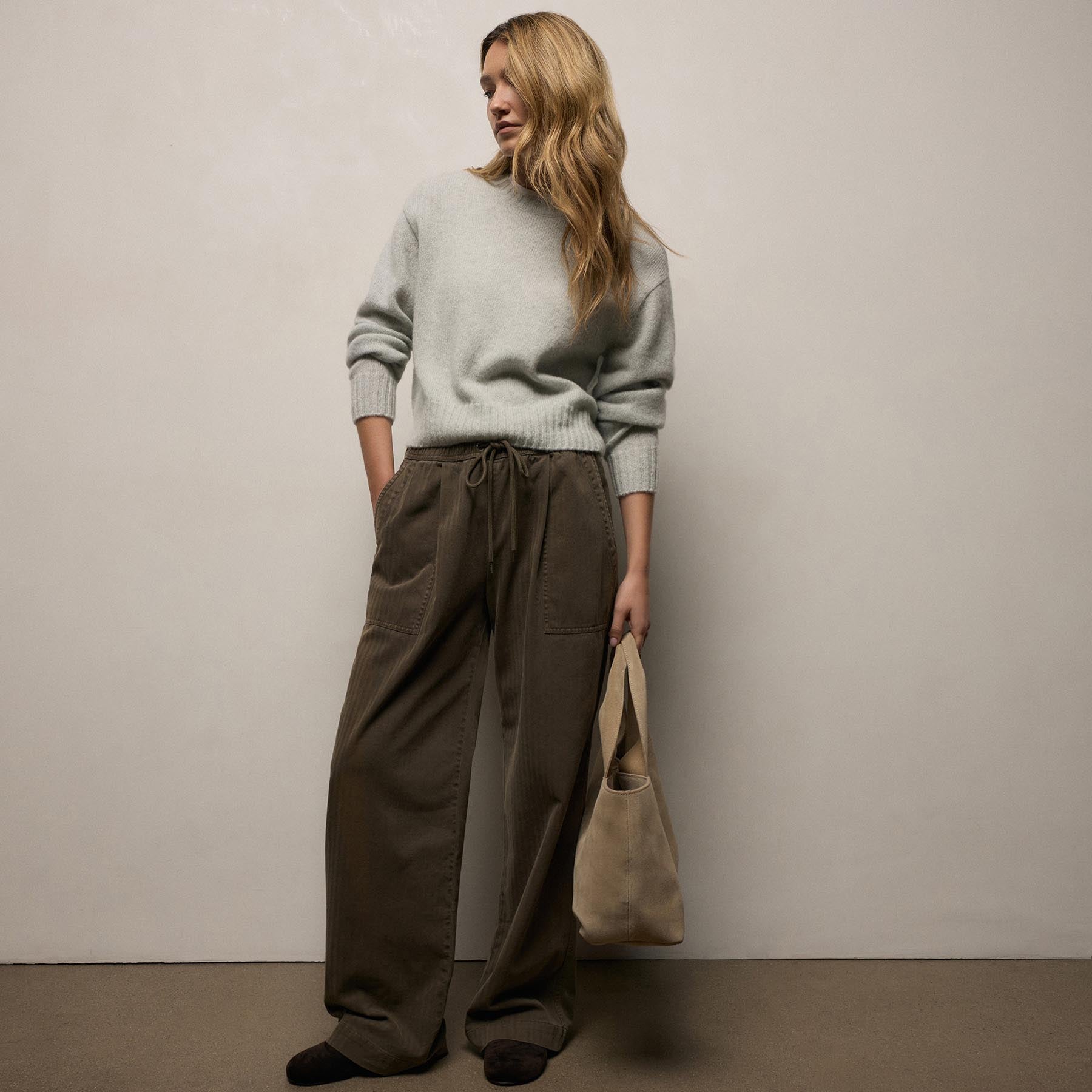 Herringbone Twill Pant in Army Green Pigment | James Perse Los Angeles