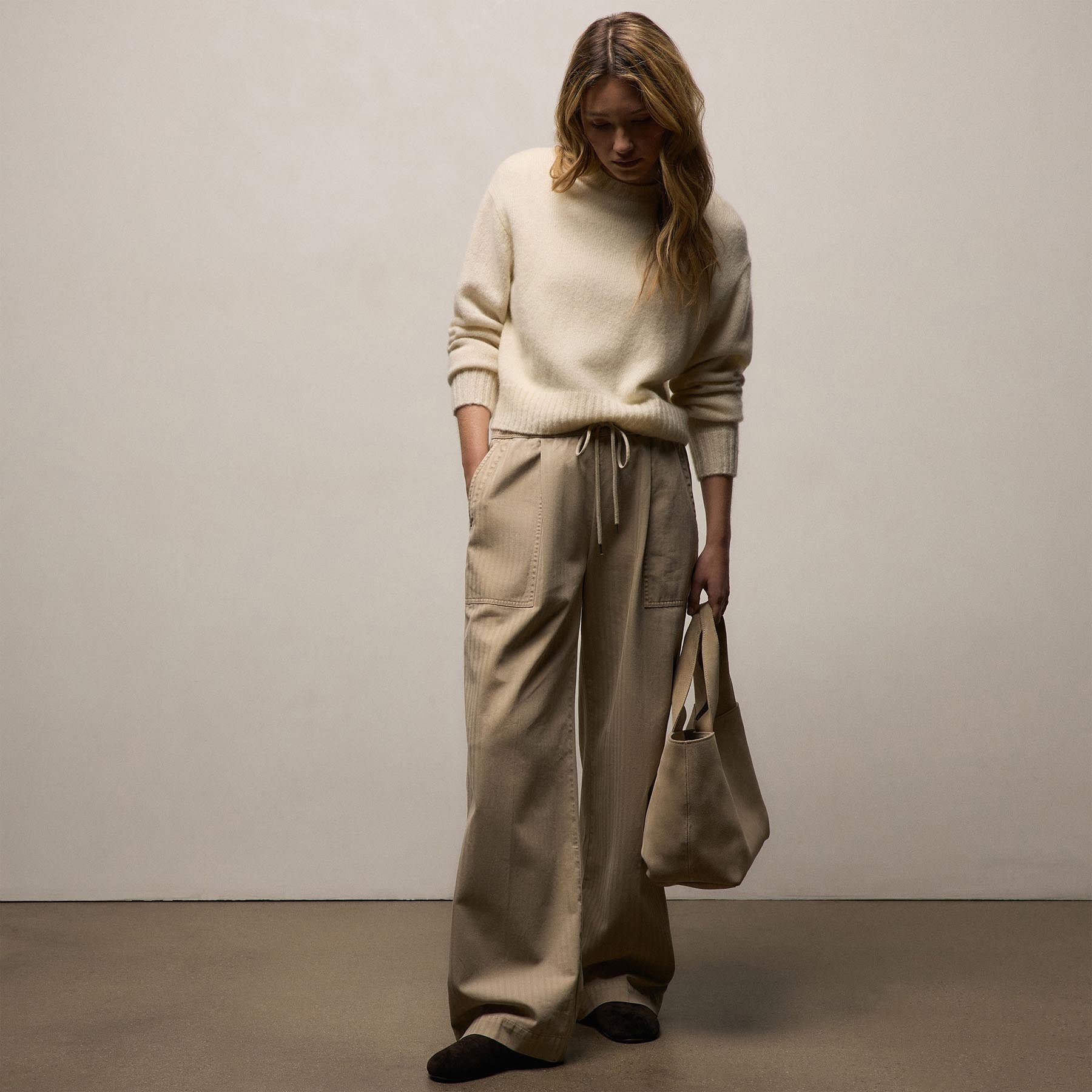 Herringbone Twill Pant in Light Khaki Pigment | James Perse Los Angeles