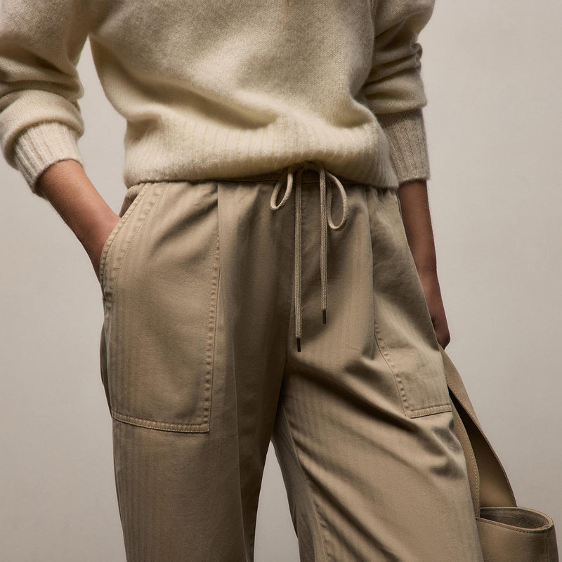 Herringbone Twill Pant in Light Khaki Pigment | James Perse Los Angeles