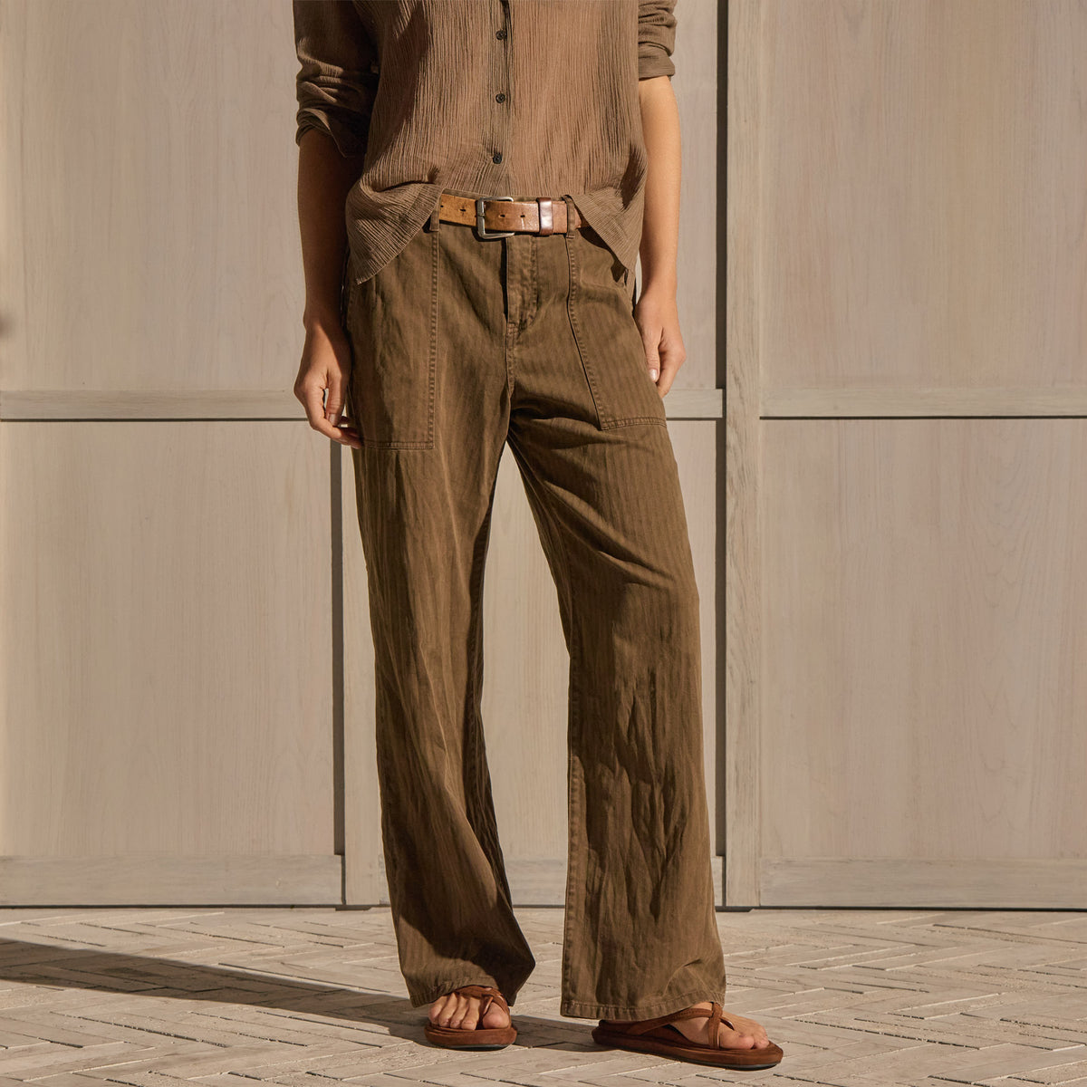 Relaxed Herringbone Pant - Earth Pigment | James Perse Los Angeles