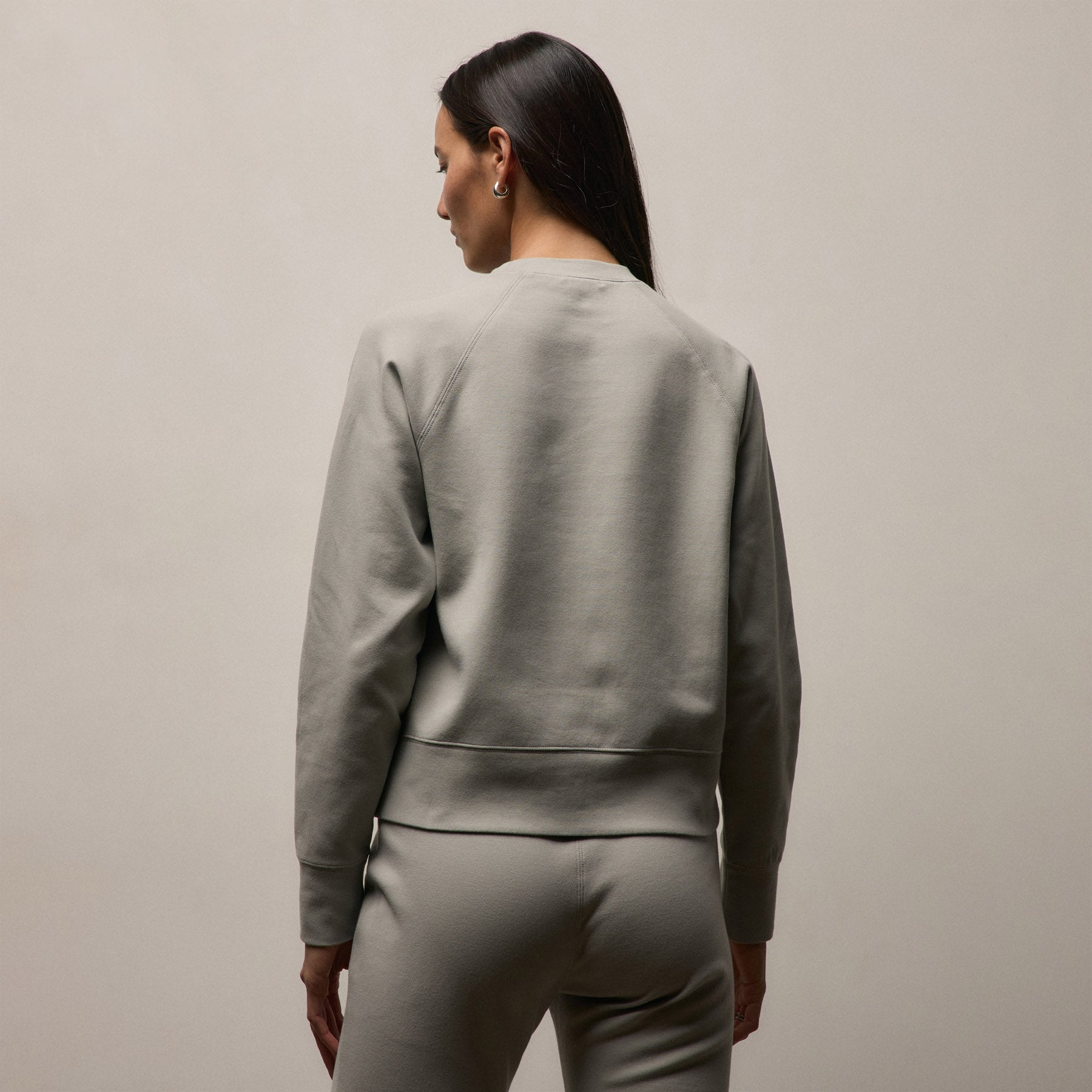 Italian Knit Raglan Mockneck in Fog | James Perse Los Angeles