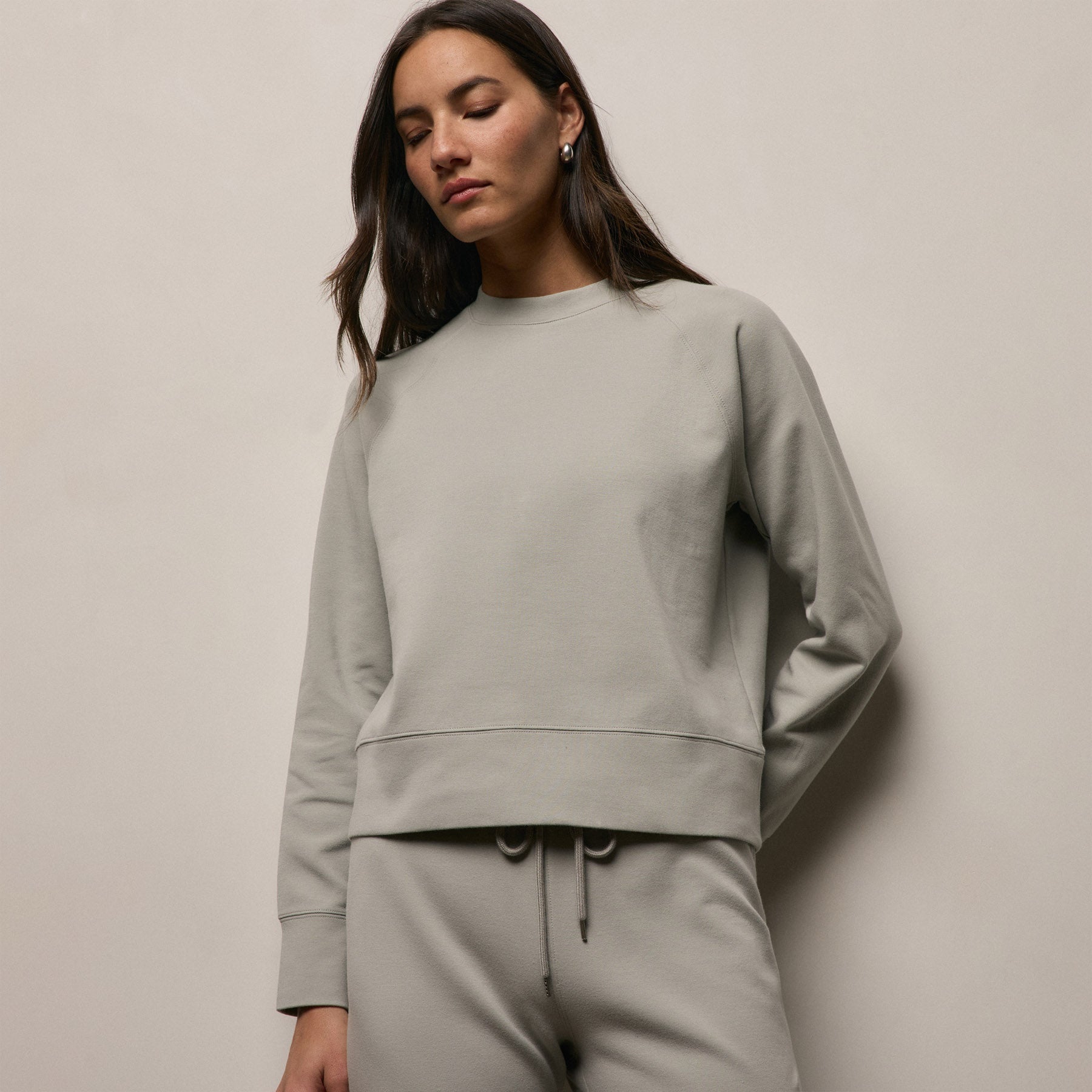 Italian Knit Raglan Mockneck in Fog | James Perse Los Angeles