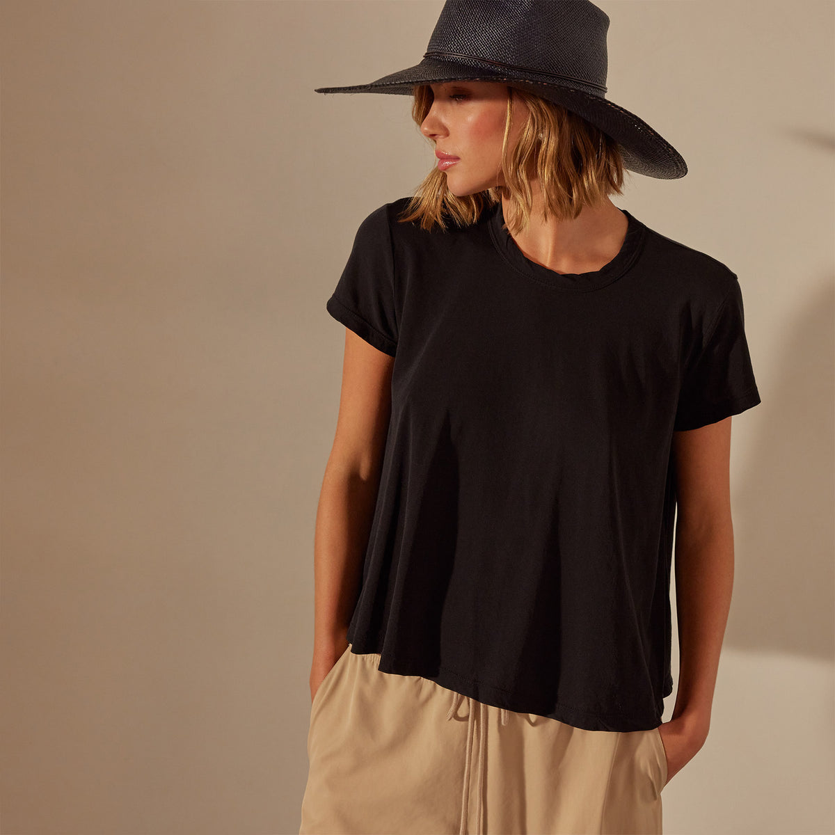 High Gauge A Line Tee in Black | James Perse Los Angeles