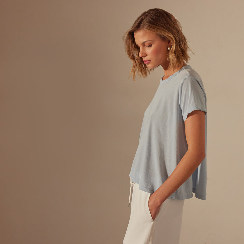 High Gauge A Line Tee  in Open Sky | James Perse Los Angeles