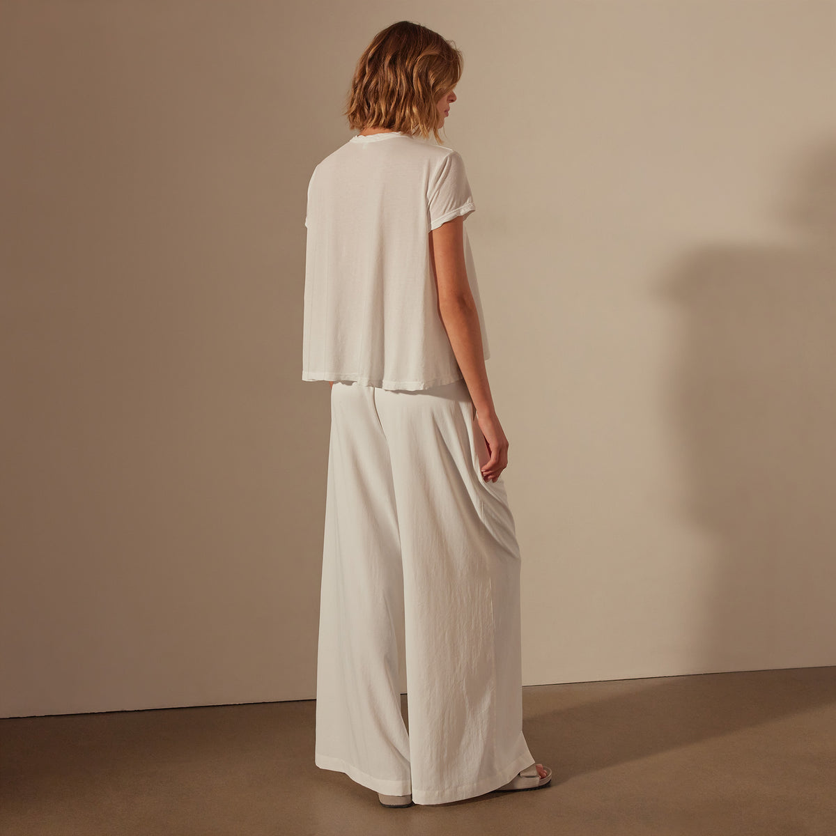 High Gauge A Line Tee in White | James Perse Los Angeles