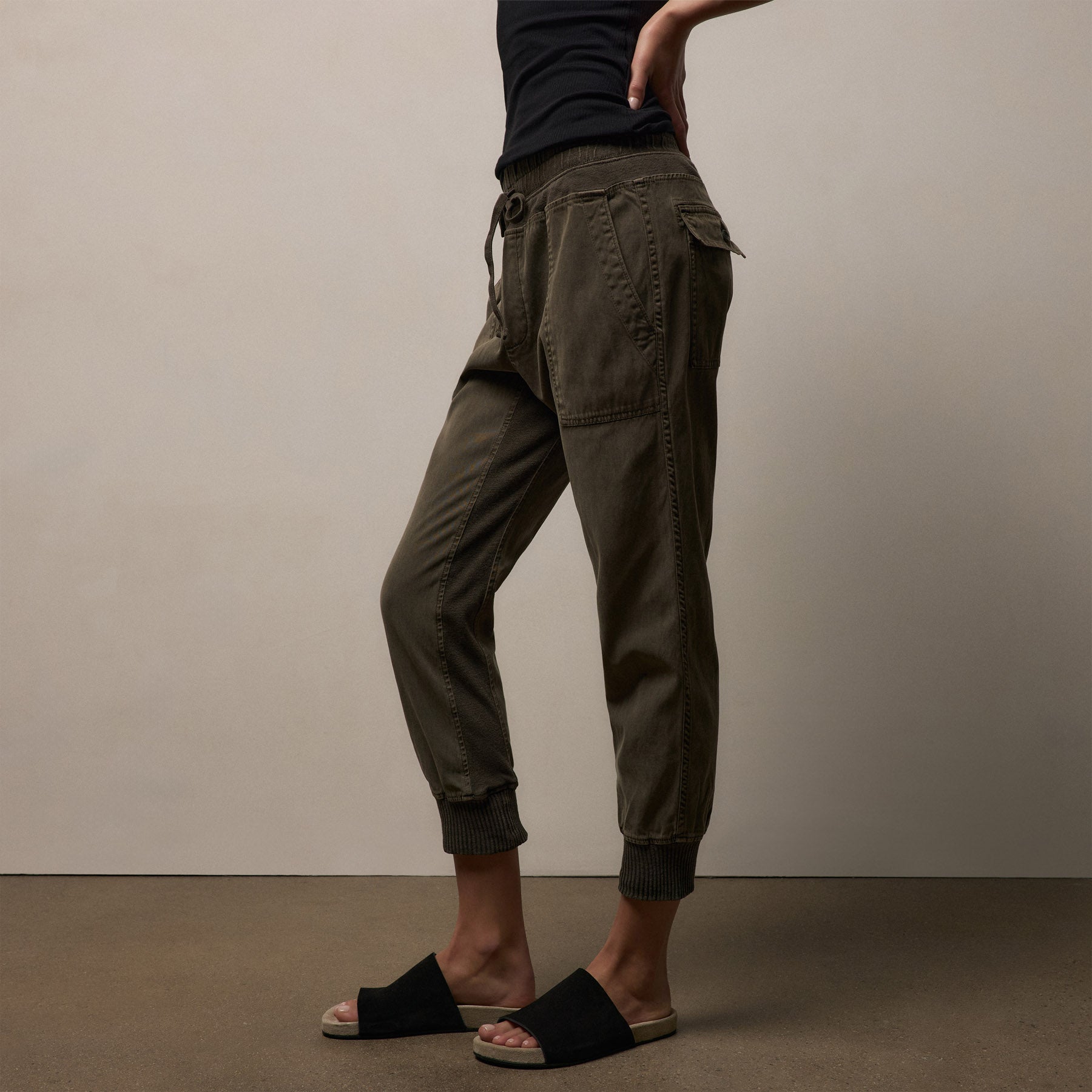 Mixed Media Pant - Army Green Pigment | James Perse Los Angeles