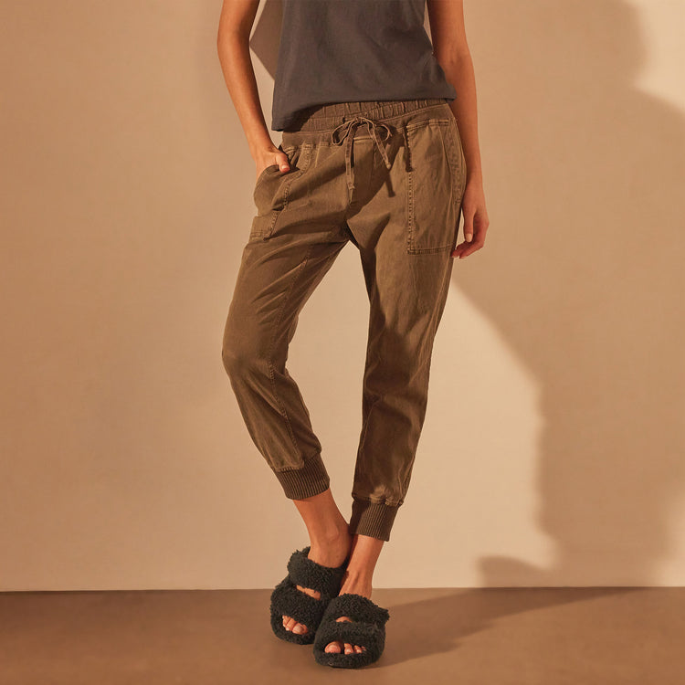 Mixed Media Pant in Army Green Pigment | James Perse Los Angeles