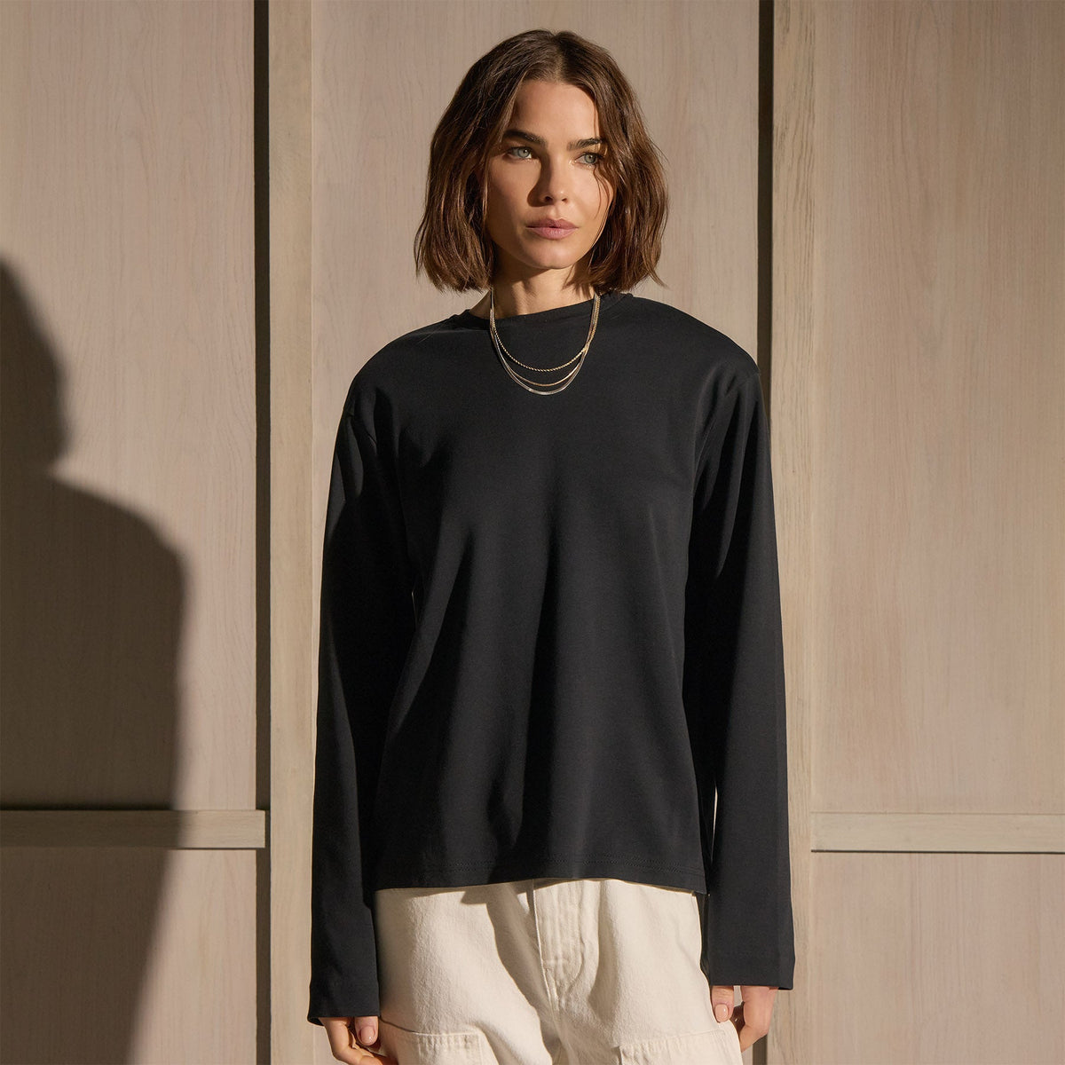 Cotton Jersey Long Sleeve Crew in Black | James Perse Los Angeles
