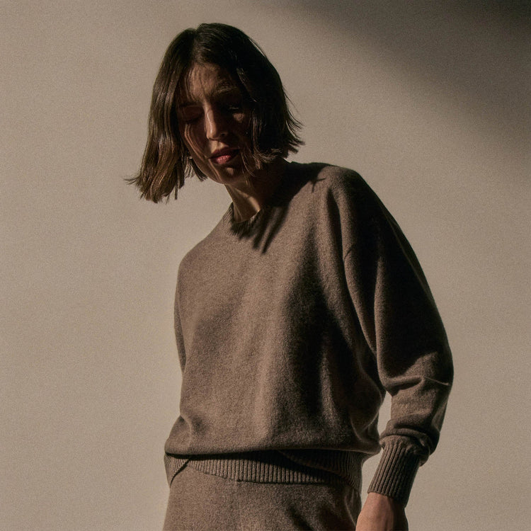 Spun Cashmere Crew Neck in Warm Brown | James Perse Los Angeles