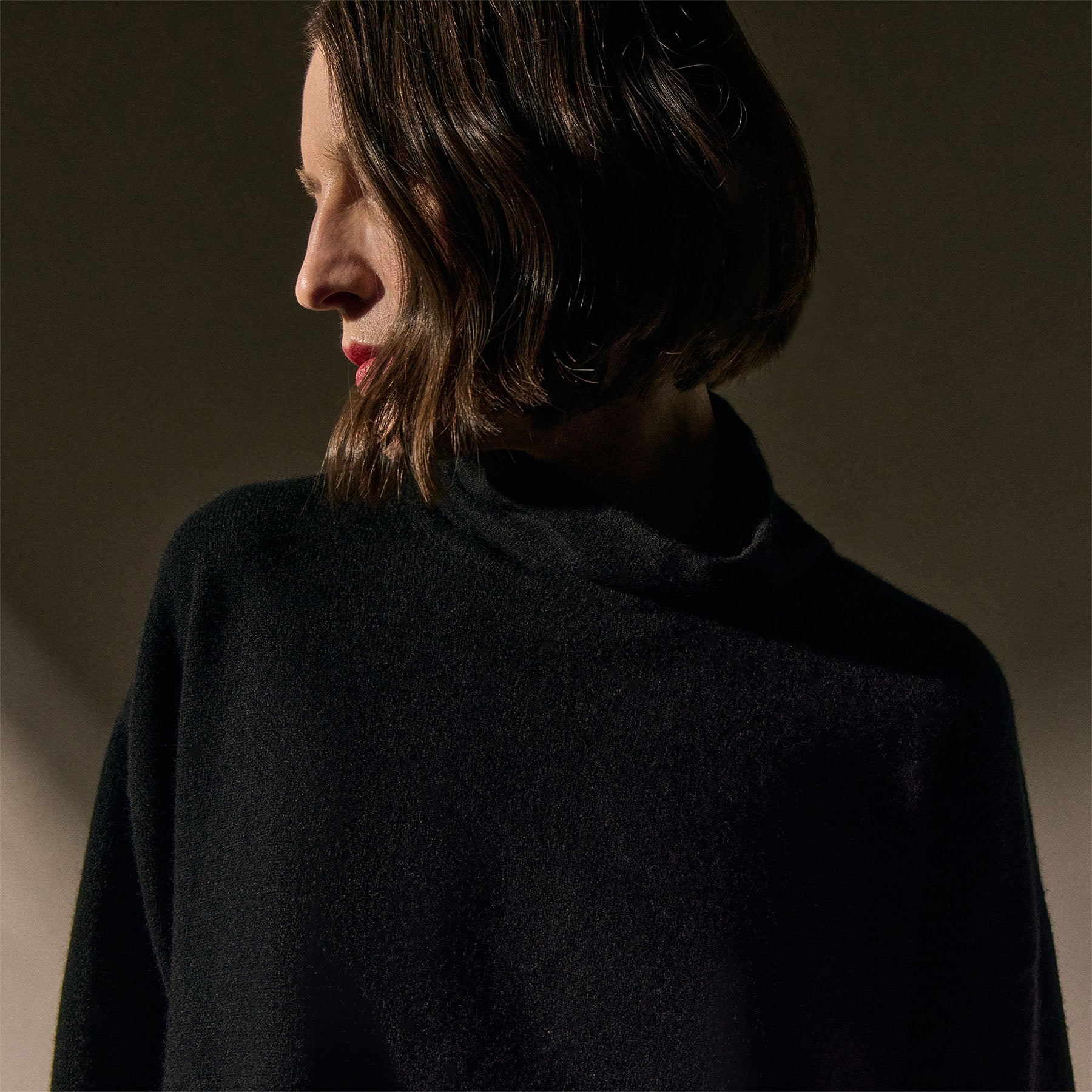 Spun Cashmere Funnel Neck Sweater - Black | James Perse Los Angeles