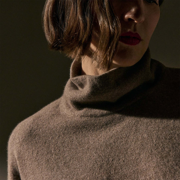 Spun Cashmere Funnel Neck in Warm Brown | James Perse Los Angeles