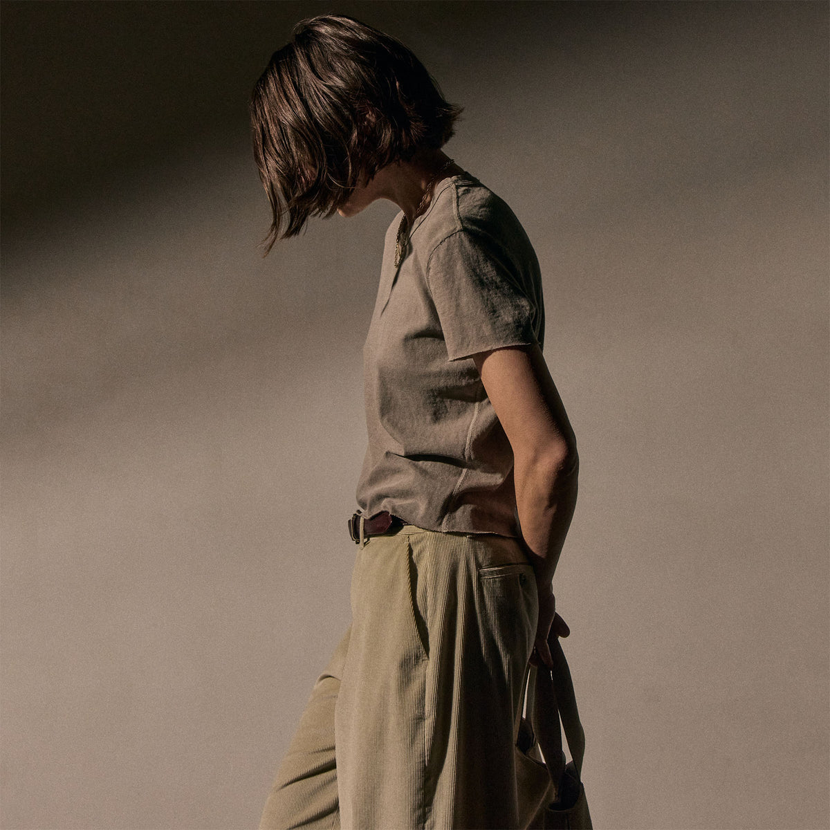 Slub Jersey Shrunken Tee in Concrete Pigment | James Perse Los Angeles / womens