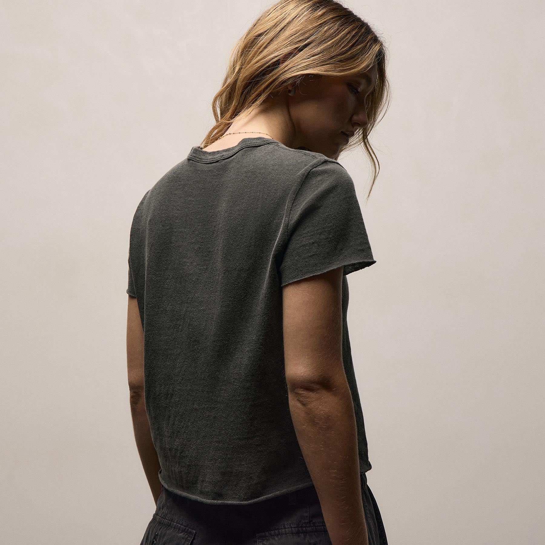 Slub Jersey Shrunken Tee in Hemlock Pigment | James Perse Los Angeles