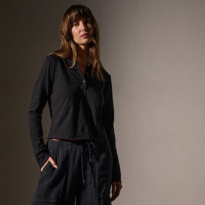 Slub Jersey Shrunken Henley in Black | James Perse Los Angeles