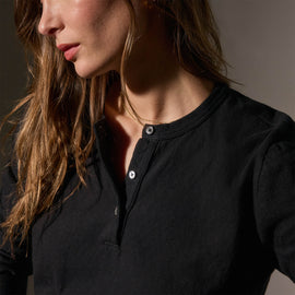 Slub Jersey Shrunken Henley in Black | James Perse Los Angeles