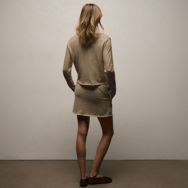 Slub Jersey Long Sleeve Henley In Light Khaki Pigment | James Perse Los Angeles