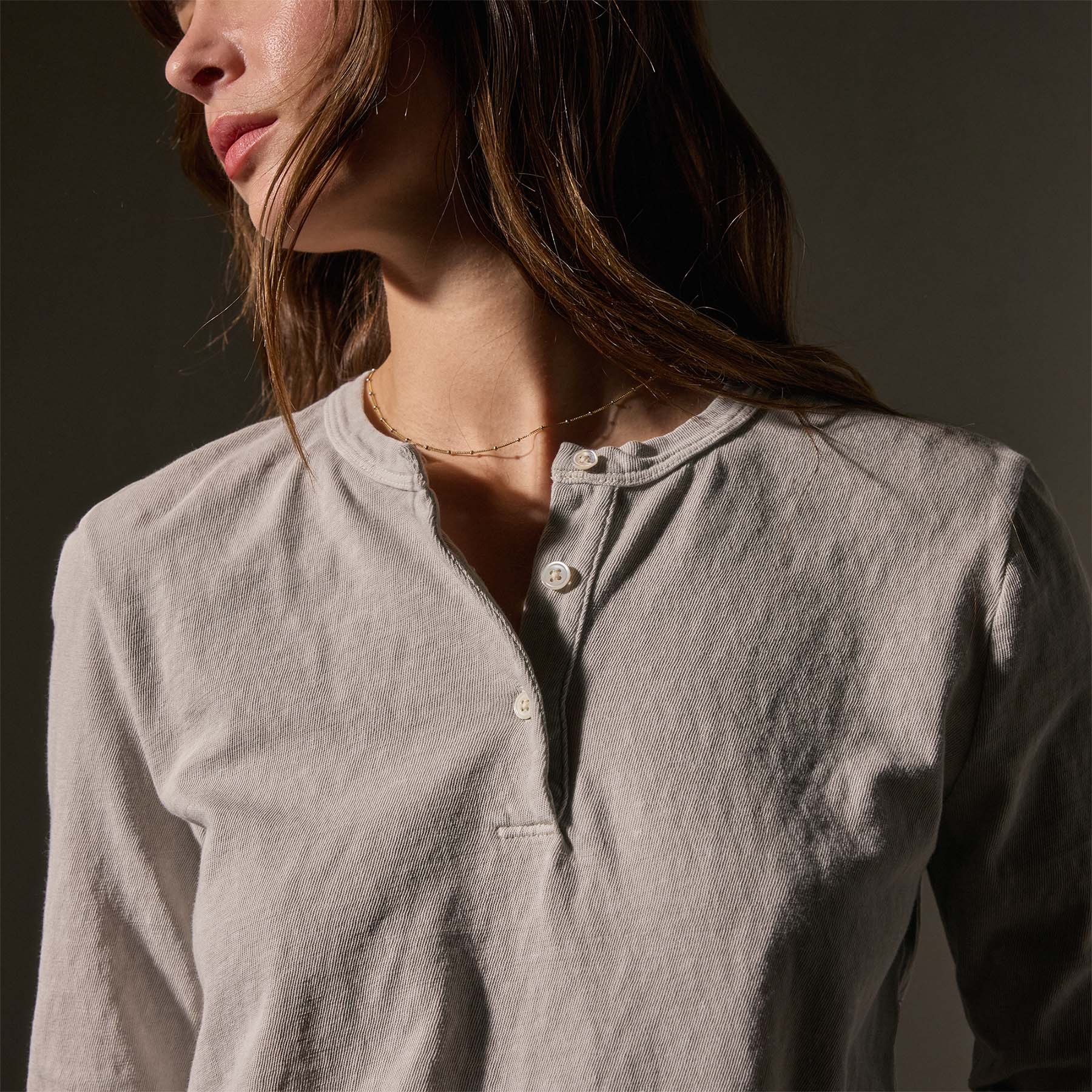 Slub Jersey Shrunken Henley in Salt Pigment | James Perse Los Angeles