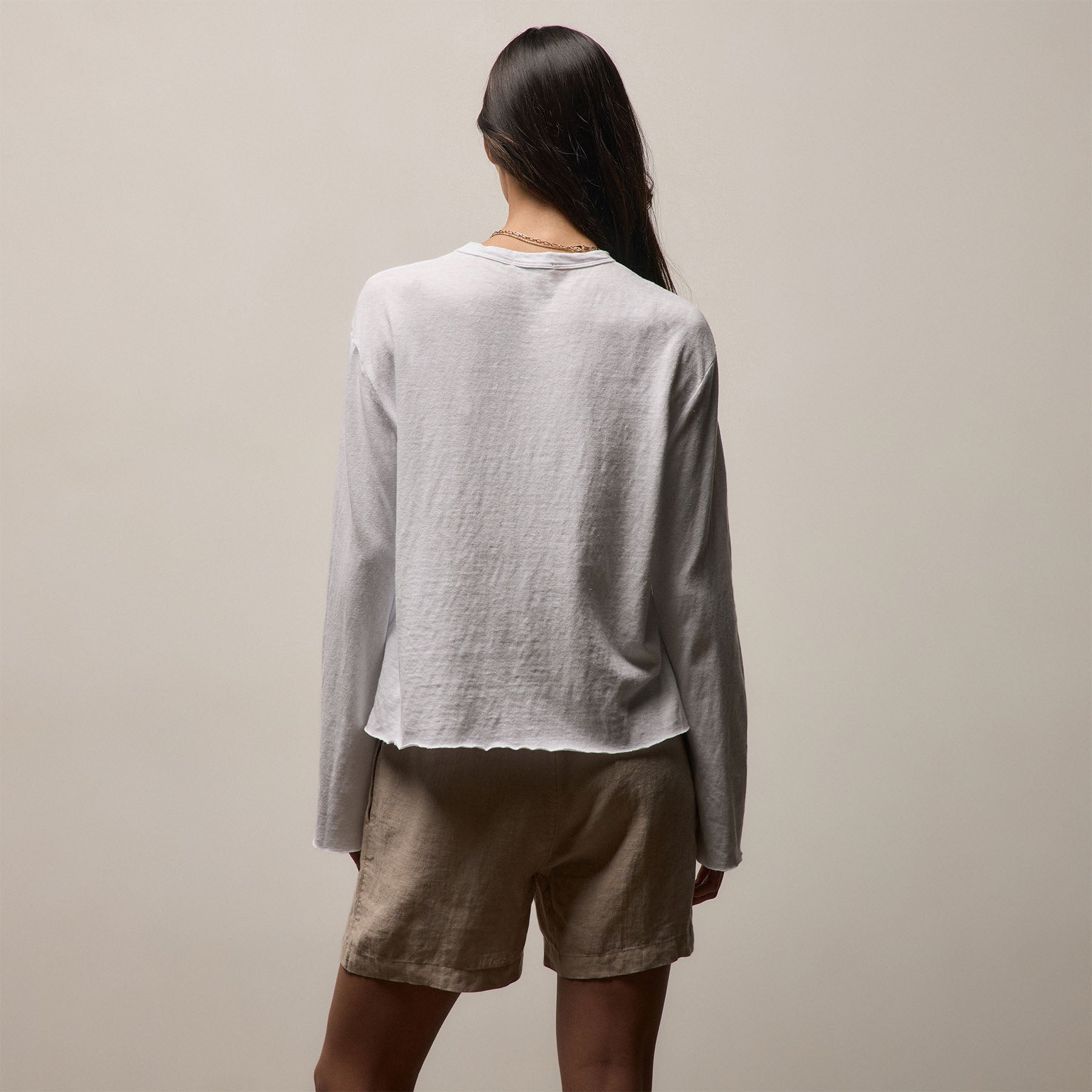 Slub Jersey Long Sleeve Tee in White | James Perse Los Angeles