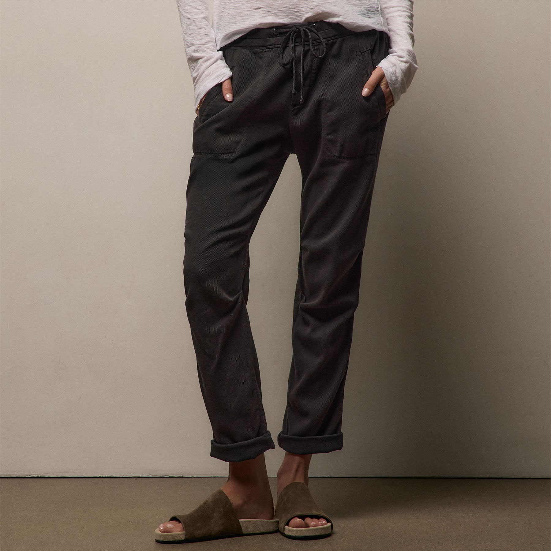 Soft Drape Pant in Carbon Pigment | James Perse Los Angeles