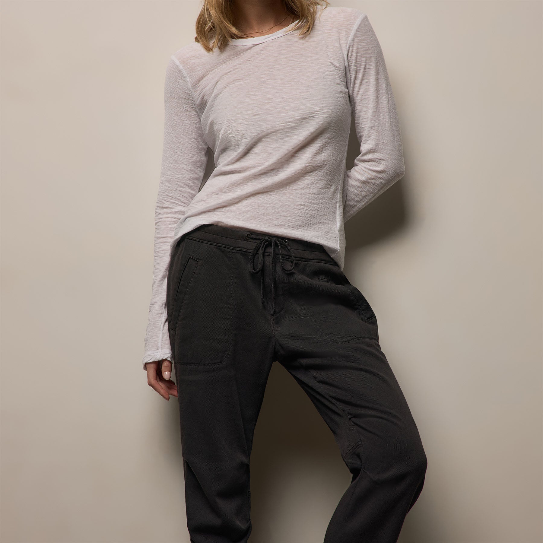 Soft Drape Pant in Carbon Pigment | James Perse Los Angeles