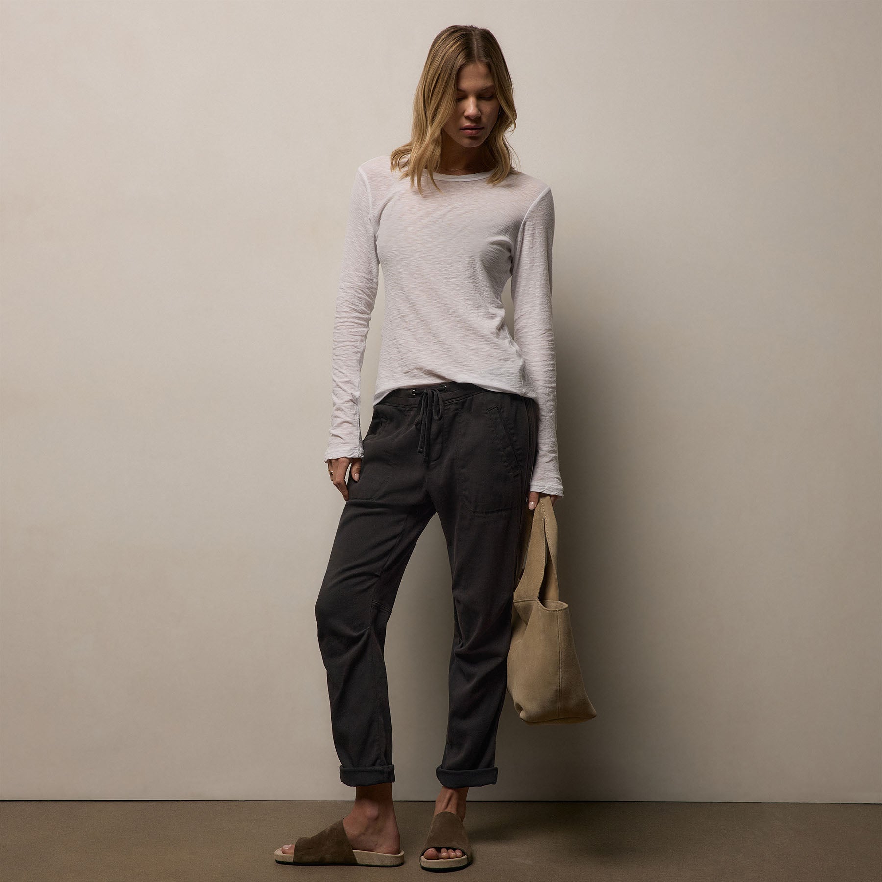 Soft Drape Pant in Carbon Pigment | James Perse Los Angeles