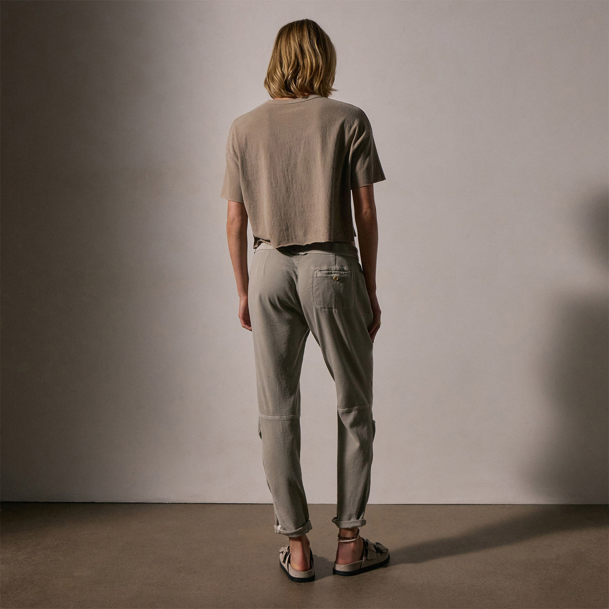 Soft Drape Pant in Driftwood Pigment | James Perse Los Angeles 