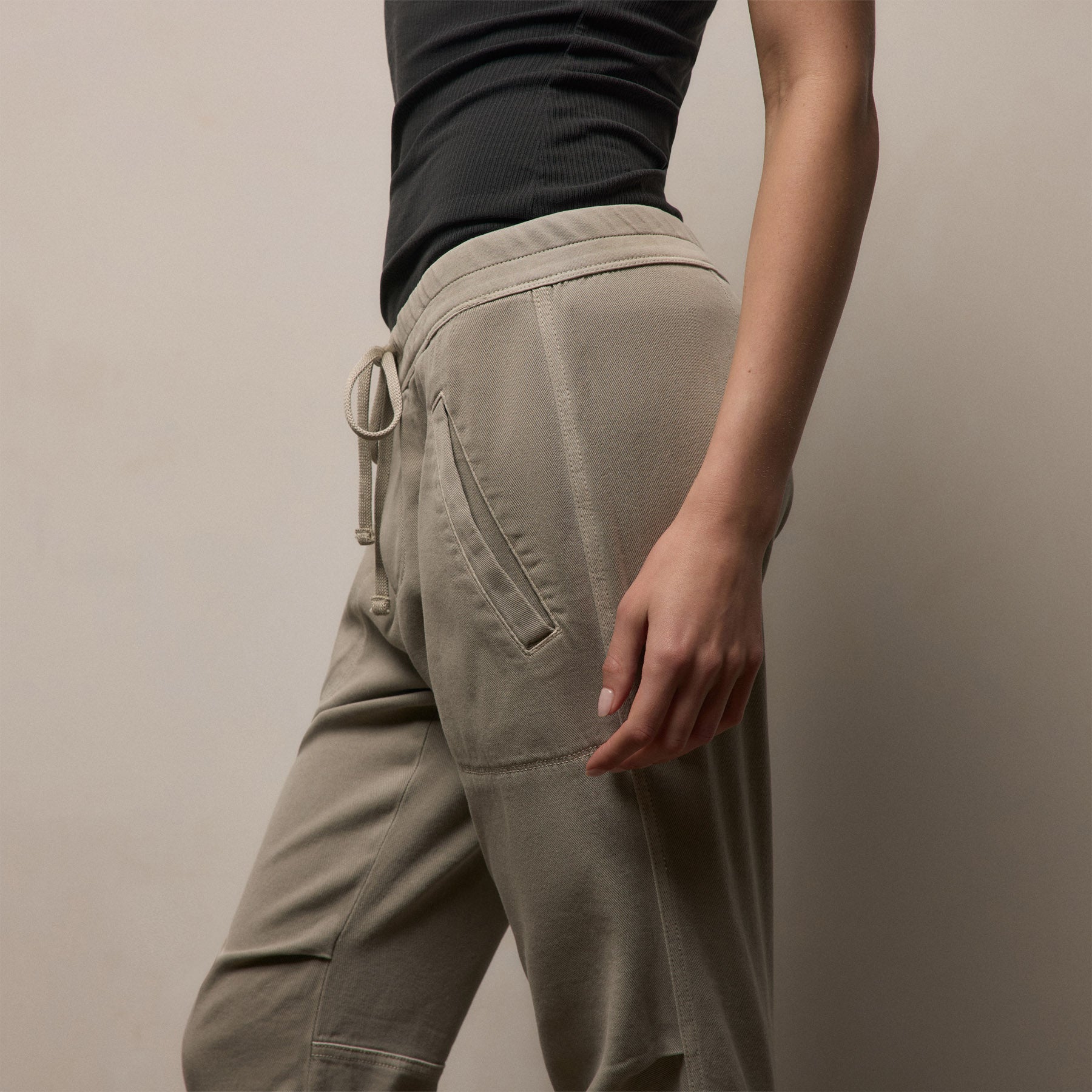 Soft Drape Pant in Driftwood Pigment | James Perse Los Angeles