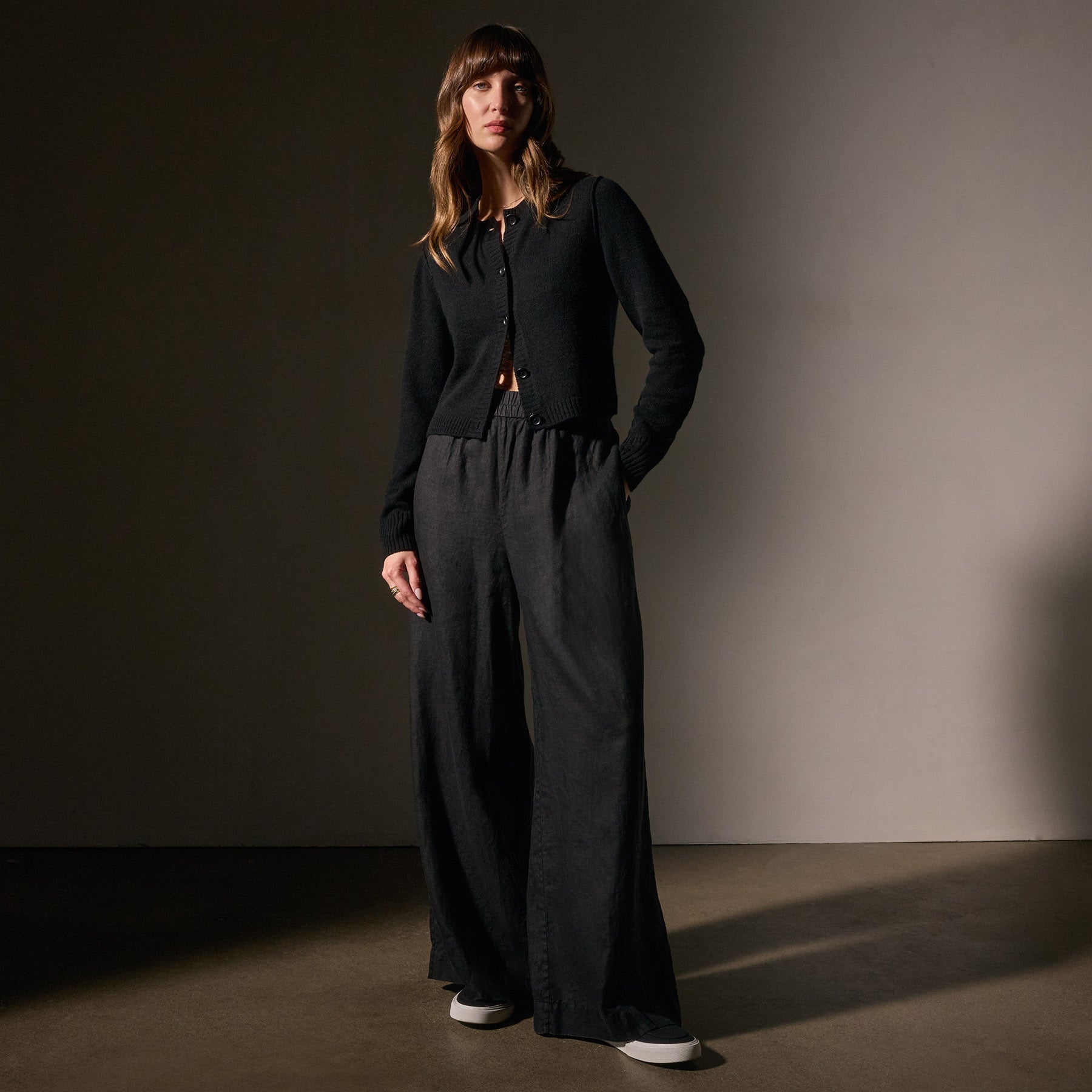Lightweight Linen Wide Leg Pant - Black | James Perse Los Angeles