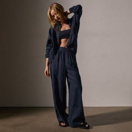 Lightweight Linen Wide Leg Pant in Classic Navy | James Perse Los Angeles