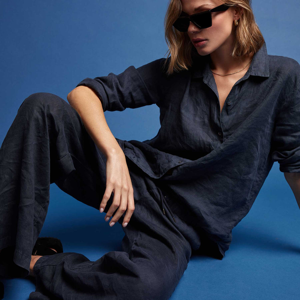 Lightweight Linen Pant in Blue Oil | James Perse Los Angeles