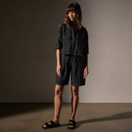 Pocket Cropped Shirt in Black | James Perse Los Angeles