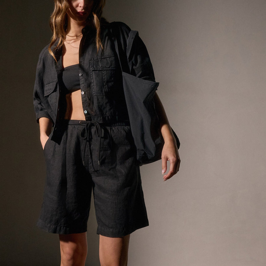 Pocket Cropped Shirt in Black | James Perse Los Angeles