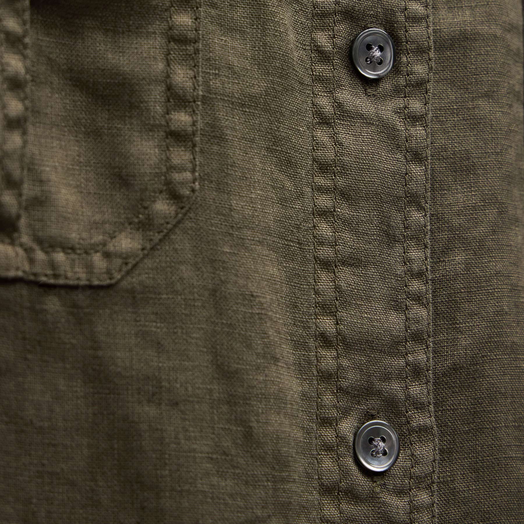Short Sleeve Utility Shirt in Army Green Pigment | James Perse Los Angeles