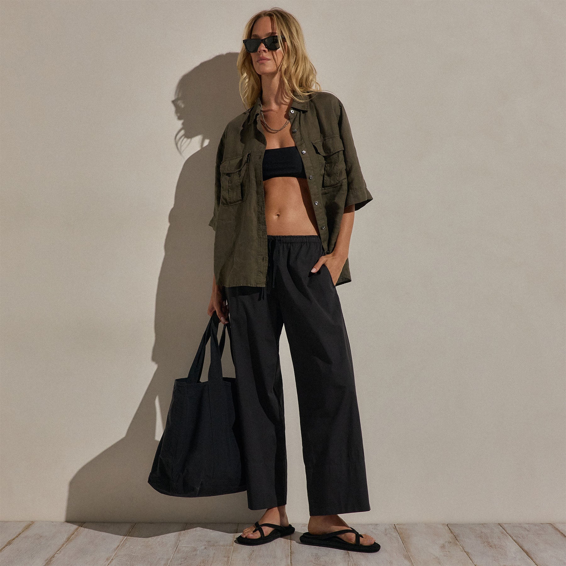 Linen Short Sleeve Utility Shirt in Army Green Pigment | James Perse Los Angeles