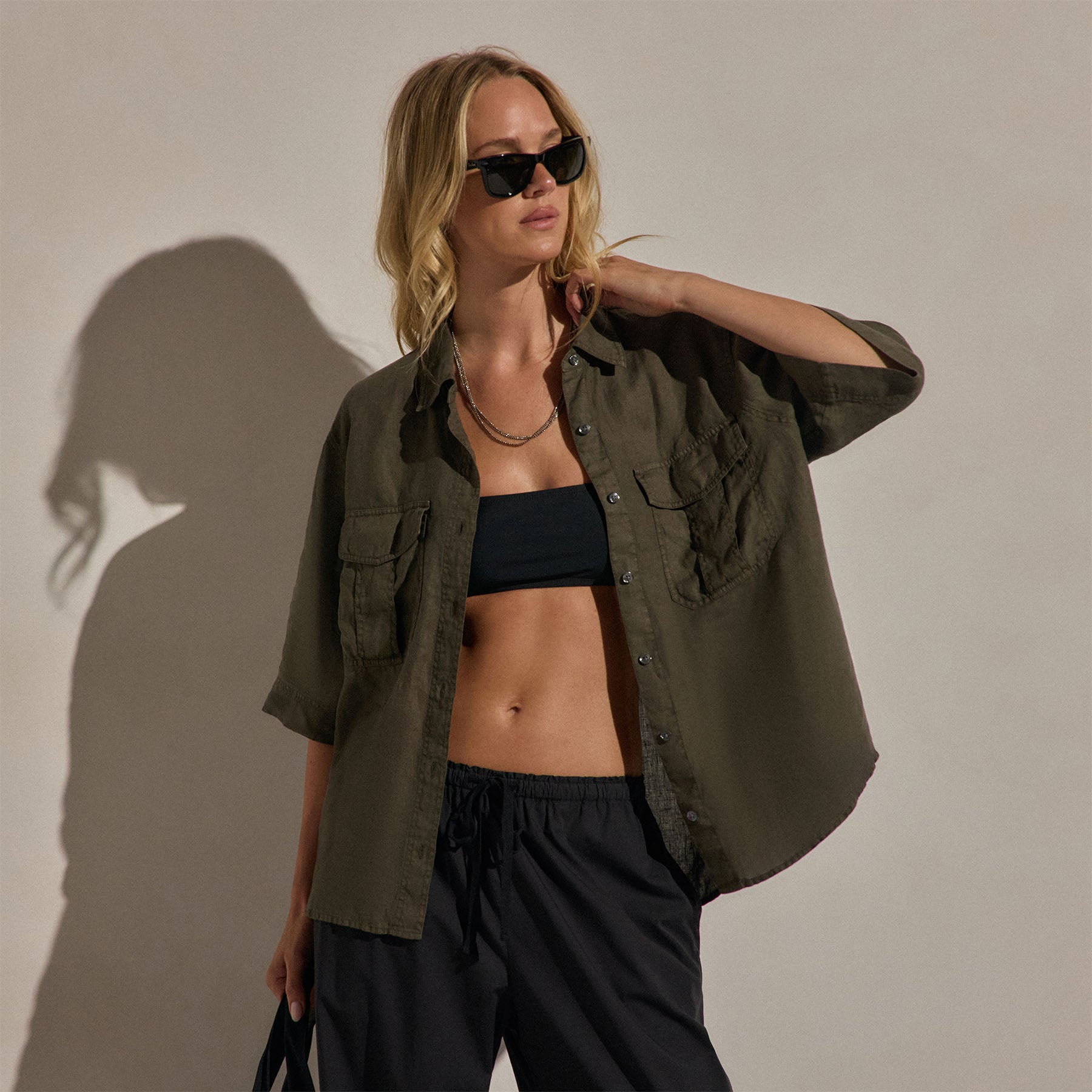 Linen Short Sleeve Utility Shirt in Army Green Pigment | James Perse Los Angeles