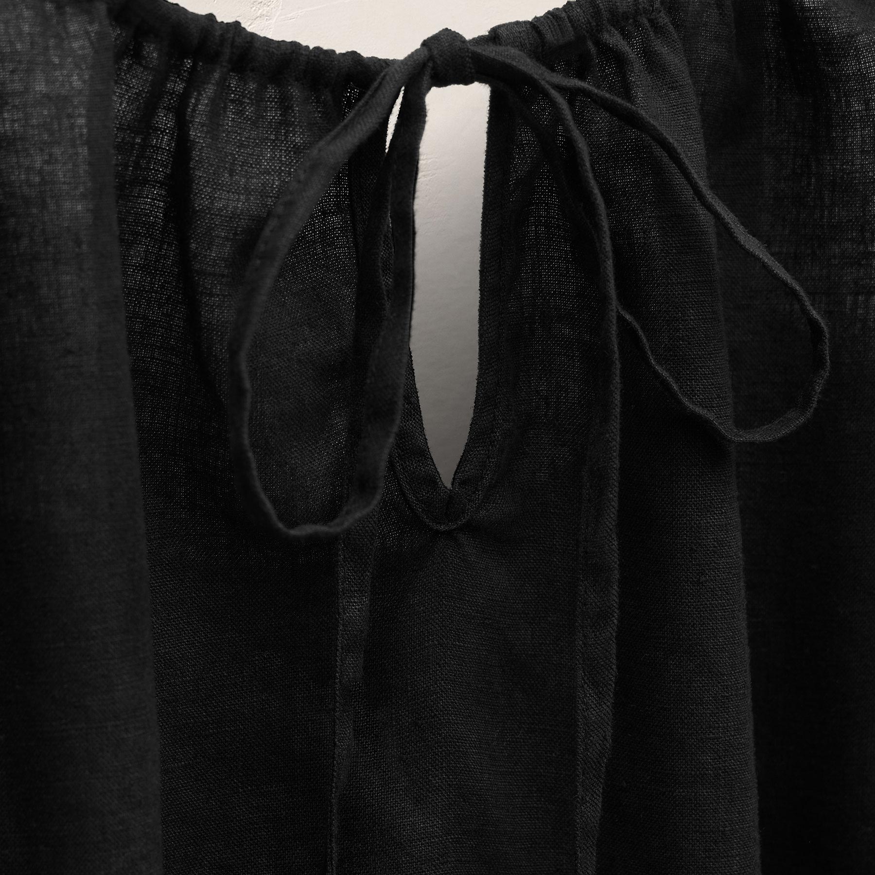 Linen Strappy Tie Cami in Black | James Perse Los Angeles