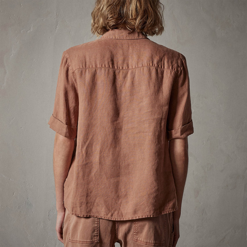 Lightweight Linen Short Sleeve Shirt in Nutmeg Pigment | James Perse Los Angeles