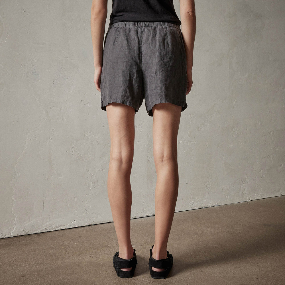 Lightweight Linen Short in Magma Pigment | James Perse Los Angeles