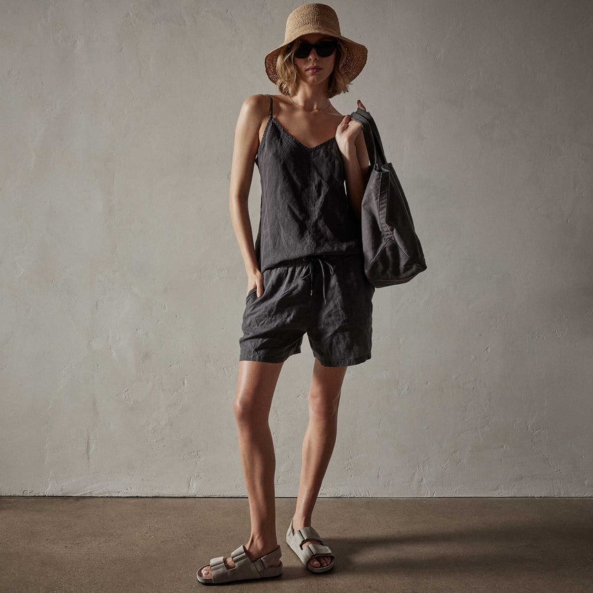 Lightweight Linen Short in Magma Pigment | James Perse Los Angeles