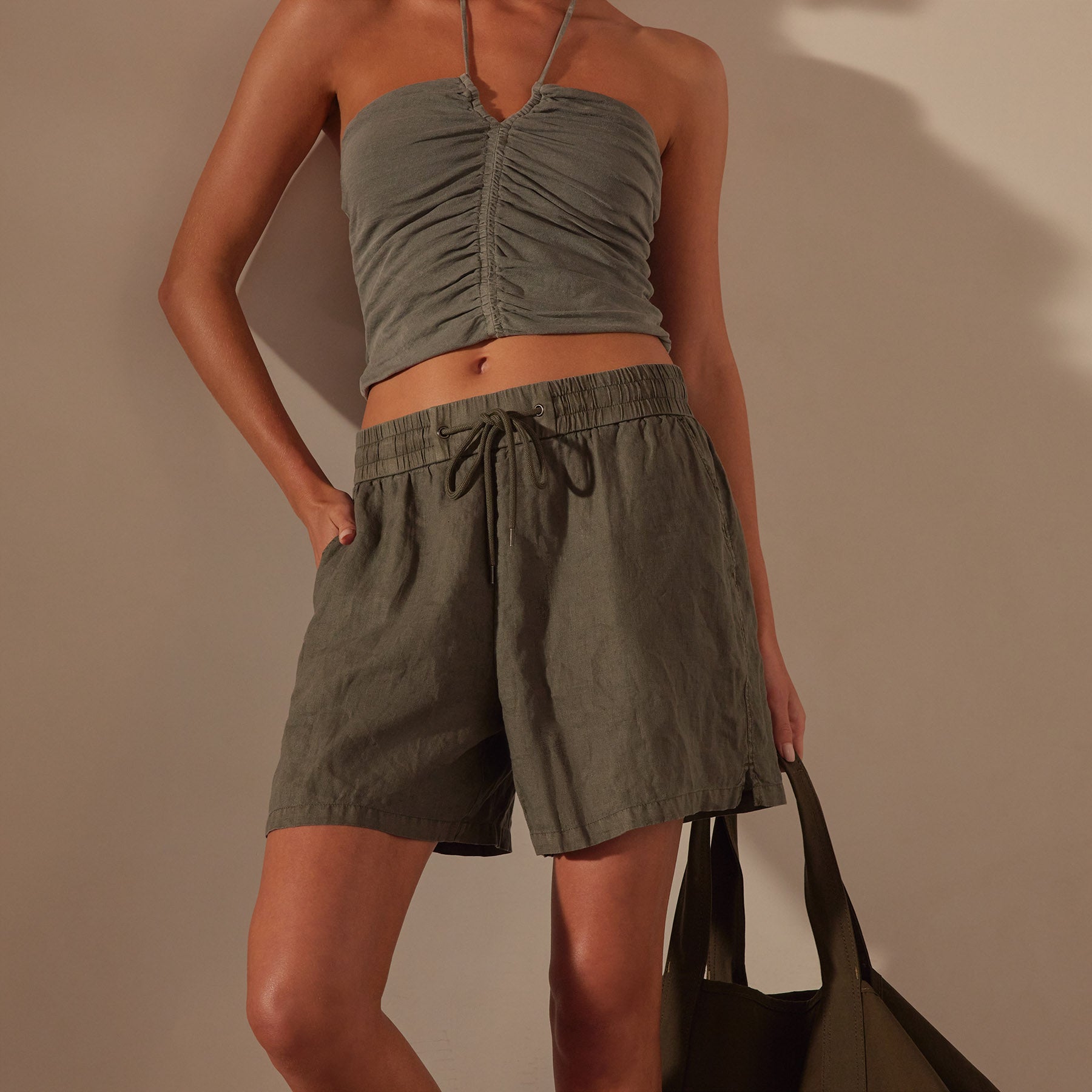 Relaxed Fit Linen Short in Palm Pigment | James Perse Los Angeles