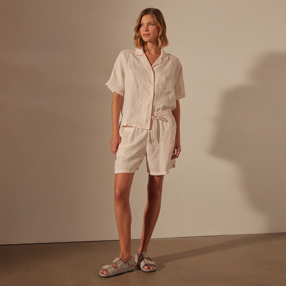 Relaxed Fit Linen Short in Zephyr Pigment | James Perse Los Angeles