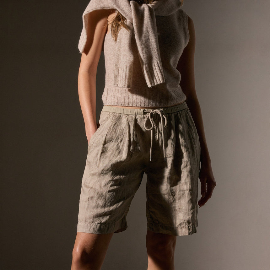 Pleated Linen Bermuda Short in Overcast Pigment | James Perse Los Angeles