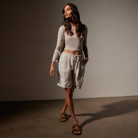 Pleated Linen Bermuda Short in Salt Pigment | James Perse Los Angeles