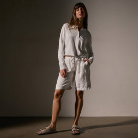 Pleated Linen Bermuda Short in White | James Perse Los Angeles