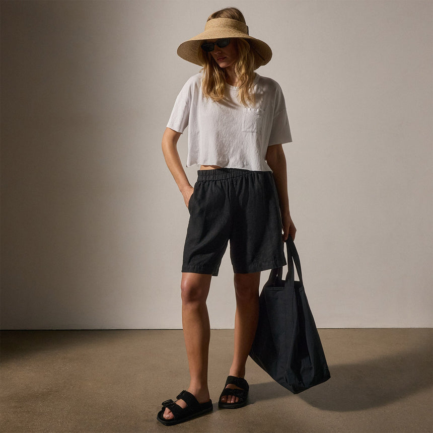 Lightwight Linen Culotte Short in Black | James Perse Los Angeles